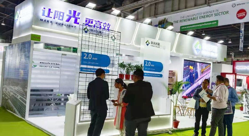 旗濱集團展位設計科技感十足，發(fā)力可再生能源