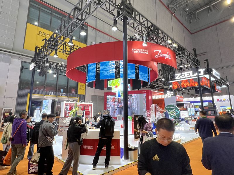 天津全球物聯(lián)網(wǎng)展科技感展臺(tái)設(shè)計(jì)區(qū)